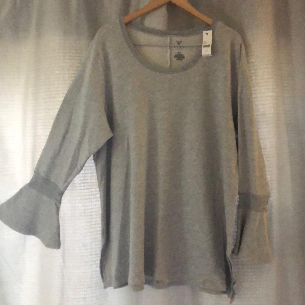 Lane Bryant Livi Active top. (Size 26/28)